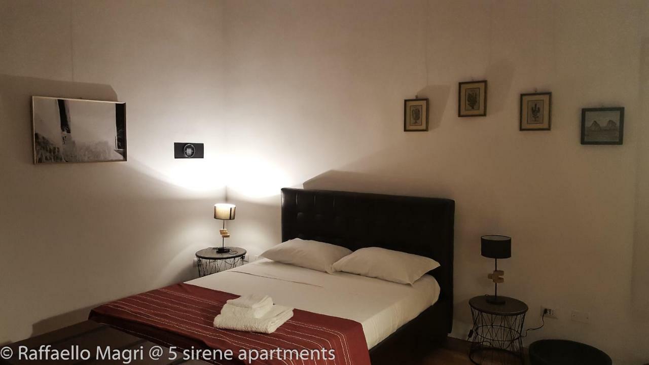 5 Sirene Bed & Breakfast Наполи Екстериор снимка